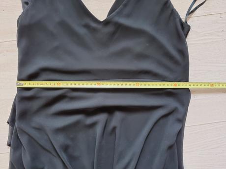 Čierne koteilove saty zn. debenhams vám. 16, 44