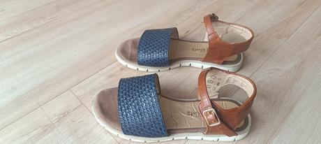 Sandálky, 36