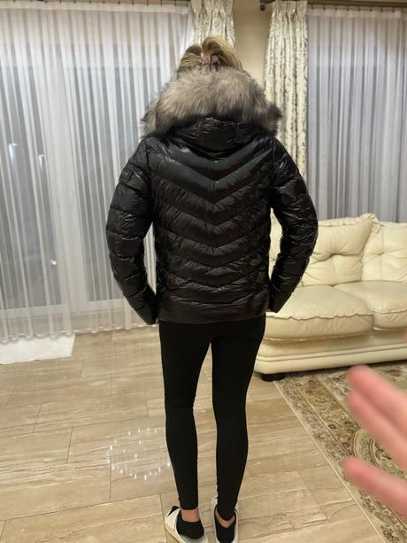 Dámska bunda s kožušinou, m