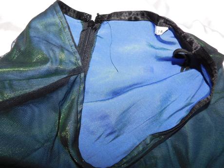 Kvalitny spoločensky kostym, 34