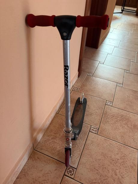 Detská kolobežka, razor