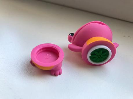 Pokemon peciatka, výška cca 4 cm,