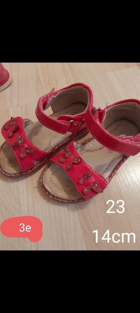 Sandalky darujem, 23