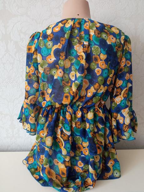 Dievčenské kvetované šaty, 122