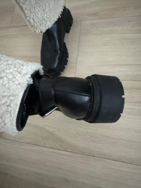 Cierne čižmy s kožušinou, stradivarius,39