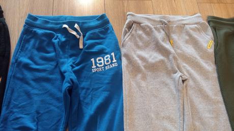 Tepláky 8-9 rokov, primark,134