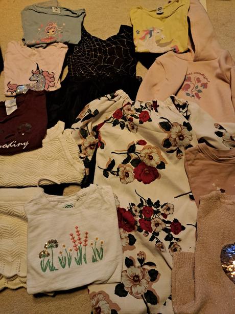 Veľký balík oblecenia pre dievča, 104–116