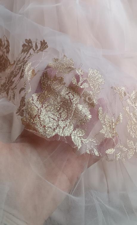 Nádherné šaty pre princeznú, 128