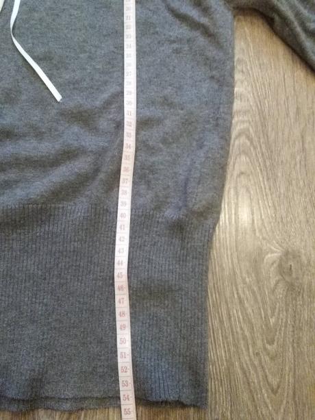 Sivy pulover s madeirovym zivotikom, m