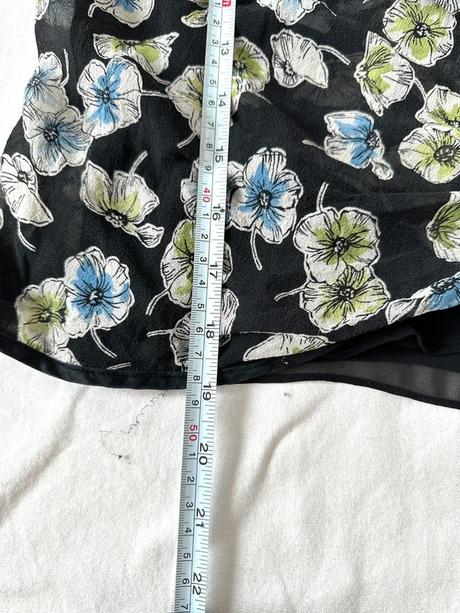 Elegantná hodvábna blúzka s kvetmi nine west, s