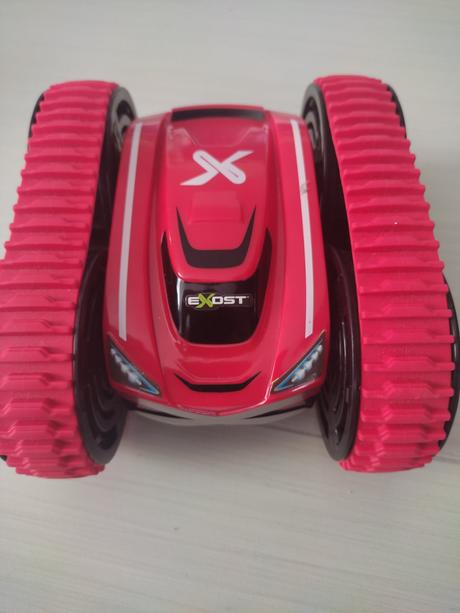 Terénne obojstranné auto,