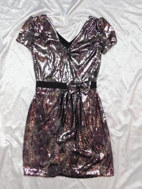 Pekne flitrovane šaty, 38