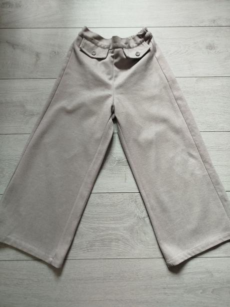 Teplé nohavice, 140