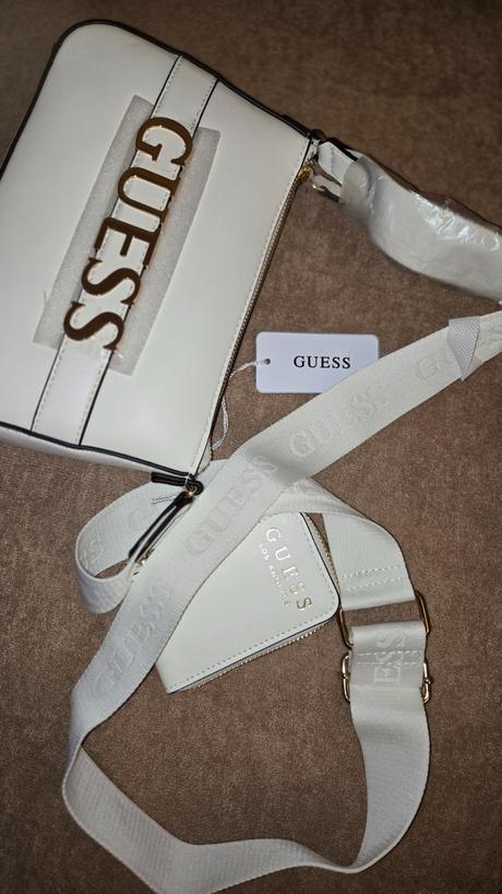 Nova kabelka guess, 