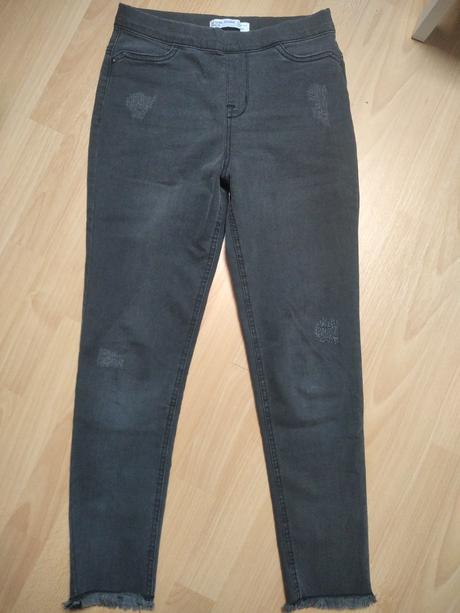 Cierne dzeginsy, primark,158