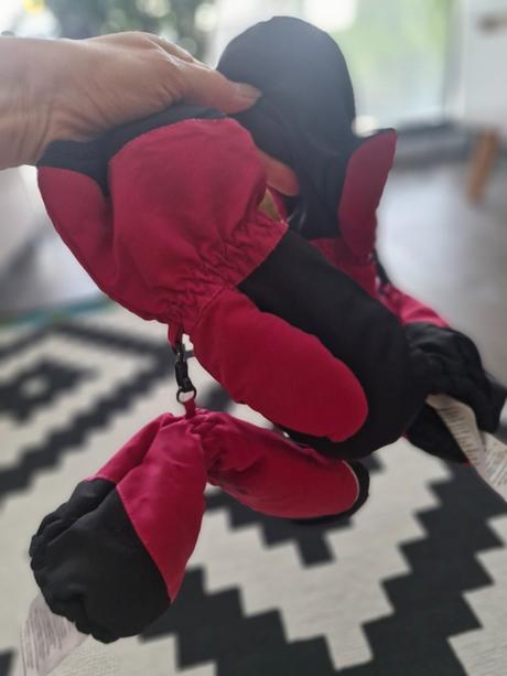 Skvele hrejive rukavice-palciaky na 6-8r. a 8-10r., 128