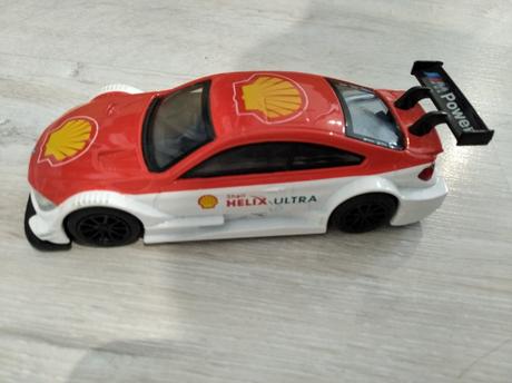 Autíčko na zotrvačnik,