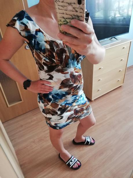 Kvetované šaty, 38