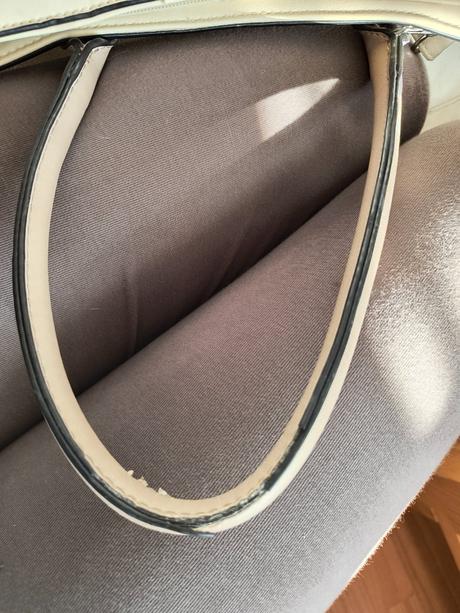 Krémová elegantná kabelka,