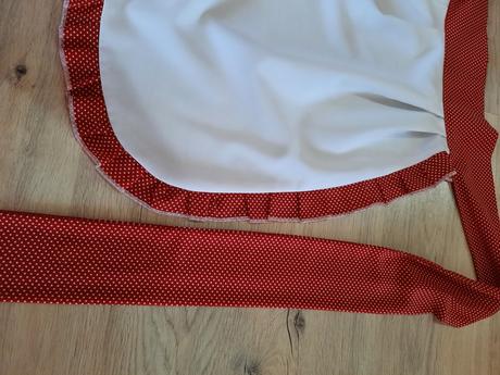 Cervene saty na redovy, 40