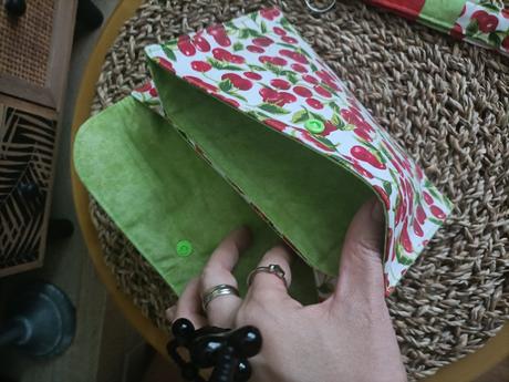 Krásna látková malá taštička s príveskom, 