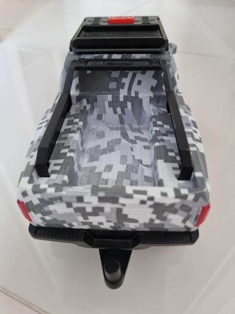 Predám terenne auto dickie toys,