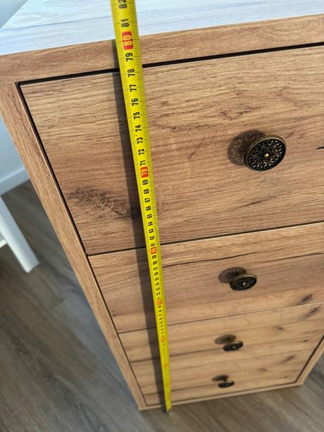 Komoda livarno so 4 zasuvkami orig. zabalena, 