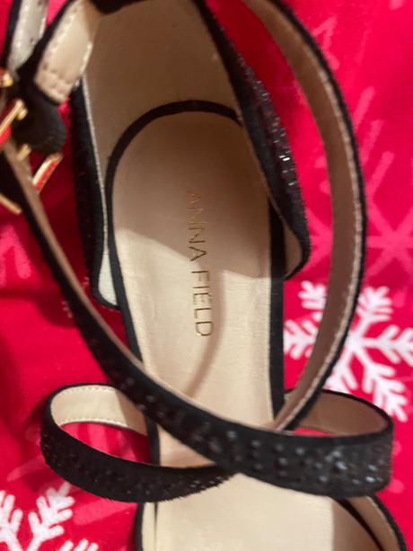 Spolocenske lodicky, 38