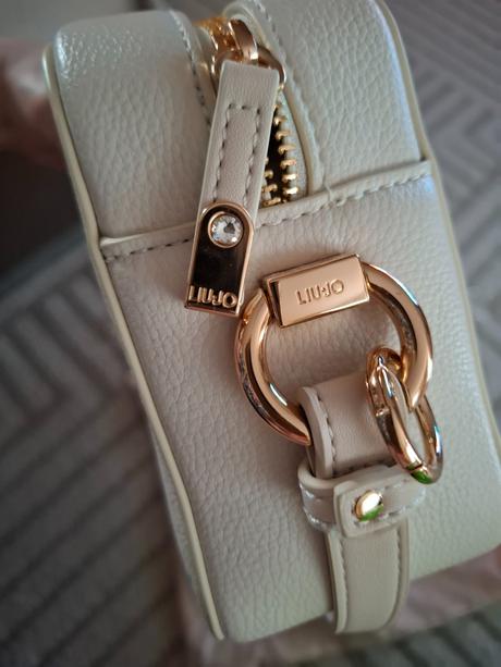 Kabelka lui jo, liu jo