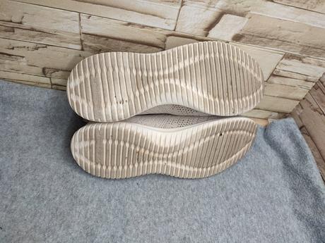 Skechers 41 - dámske dierkované našuchovačky, skechers,41