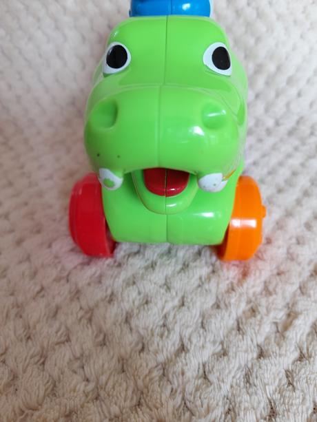 Krokodyl fisher price,