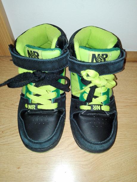 Prechodné botasky, 33