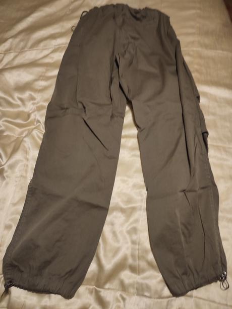 Olivové joggery, bershka,s