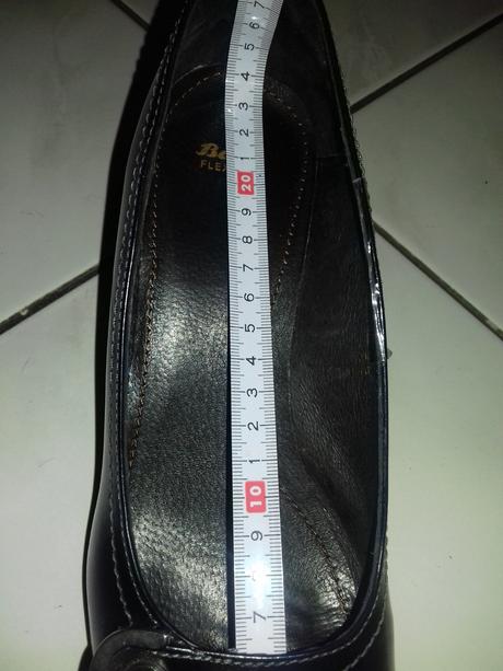 Nenosené kožené topánky, baťa,38