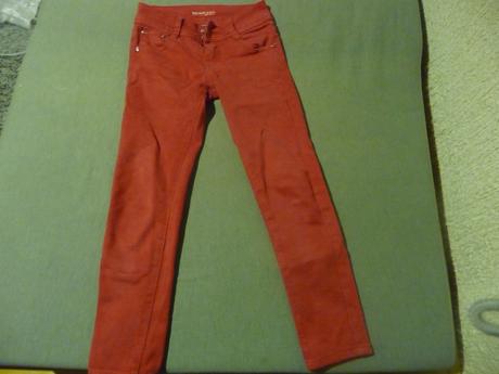 Červené nohavice, 140