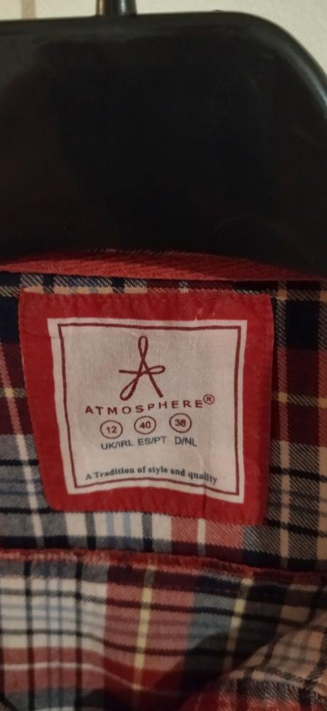 Karo košeľa, atmosphere,l