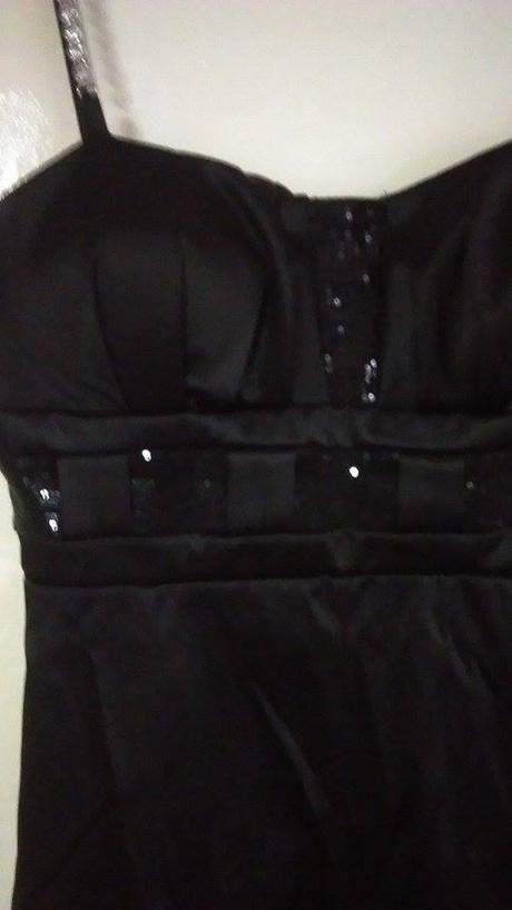 Čierne korzetove spoločenske šaty m, m