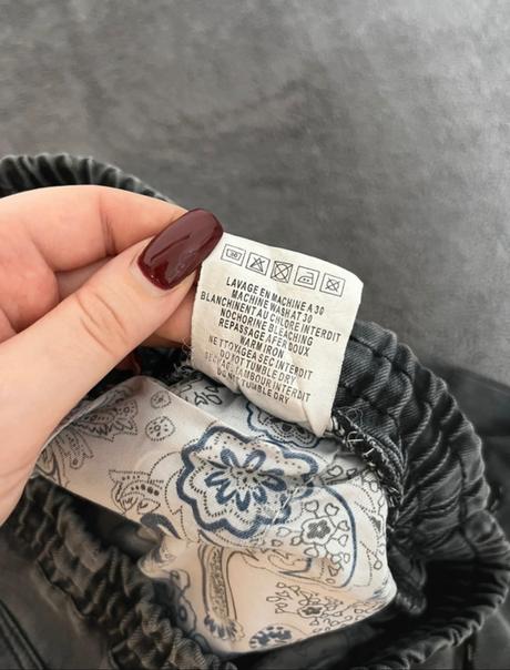 Džínsy na šnúrku, 28