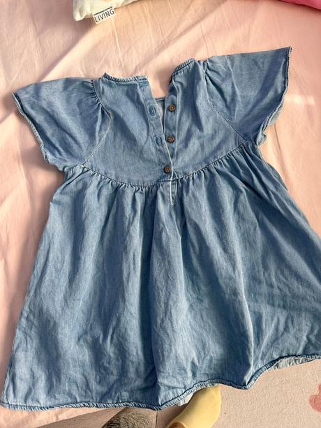 Riflove šaty vzadu na gombiky, next,116