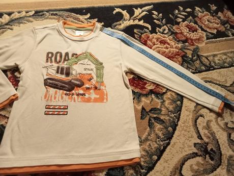 Pekná mikina s bágrom, 122