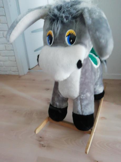 Krasny hojdaci oslik, 