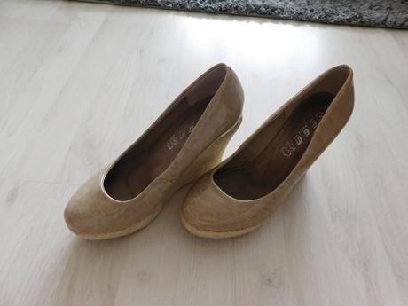 Lodičky na platforme č.38, 38