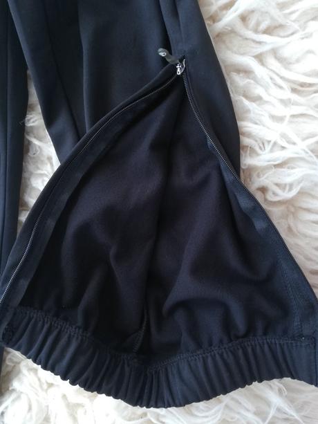 Športové tepláky, 152