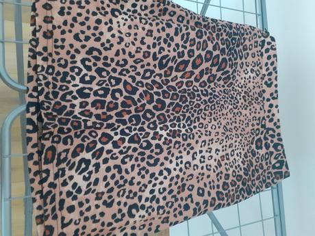Tigrovana dievcenska sukna, 164
