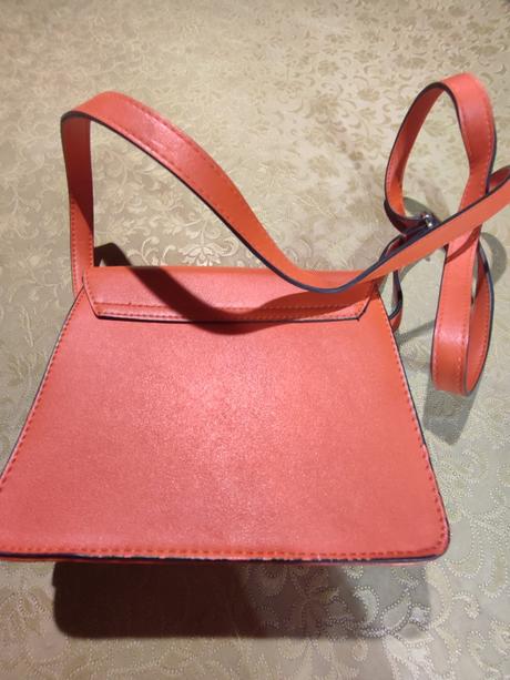 Kabelka oranžová, reserved