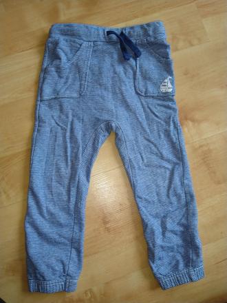 Tepláky veľmi dobrý stav, 92