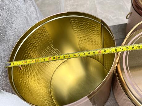 Veľké plechové krabice na odkladanie vecí, 