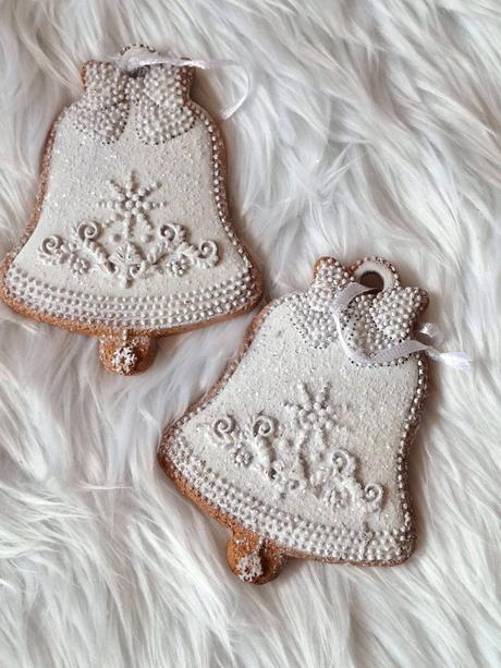 Medovník zvonček - perník s bielou polevou 1 ks, 