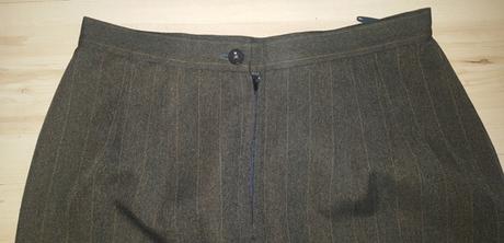 Kostým v odtieňoch zelenej, 42