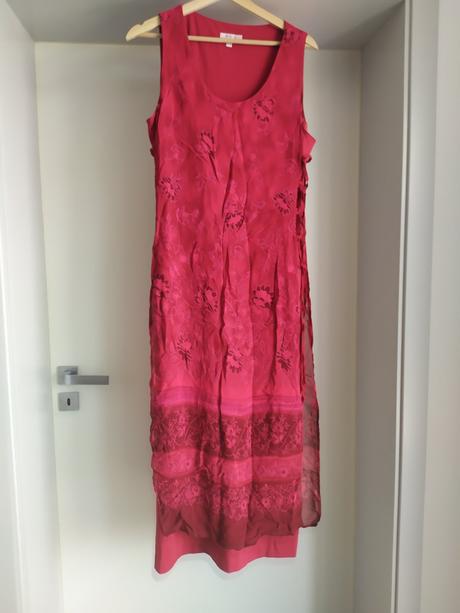 C274saty cervene kombinovane raz oblecene, m